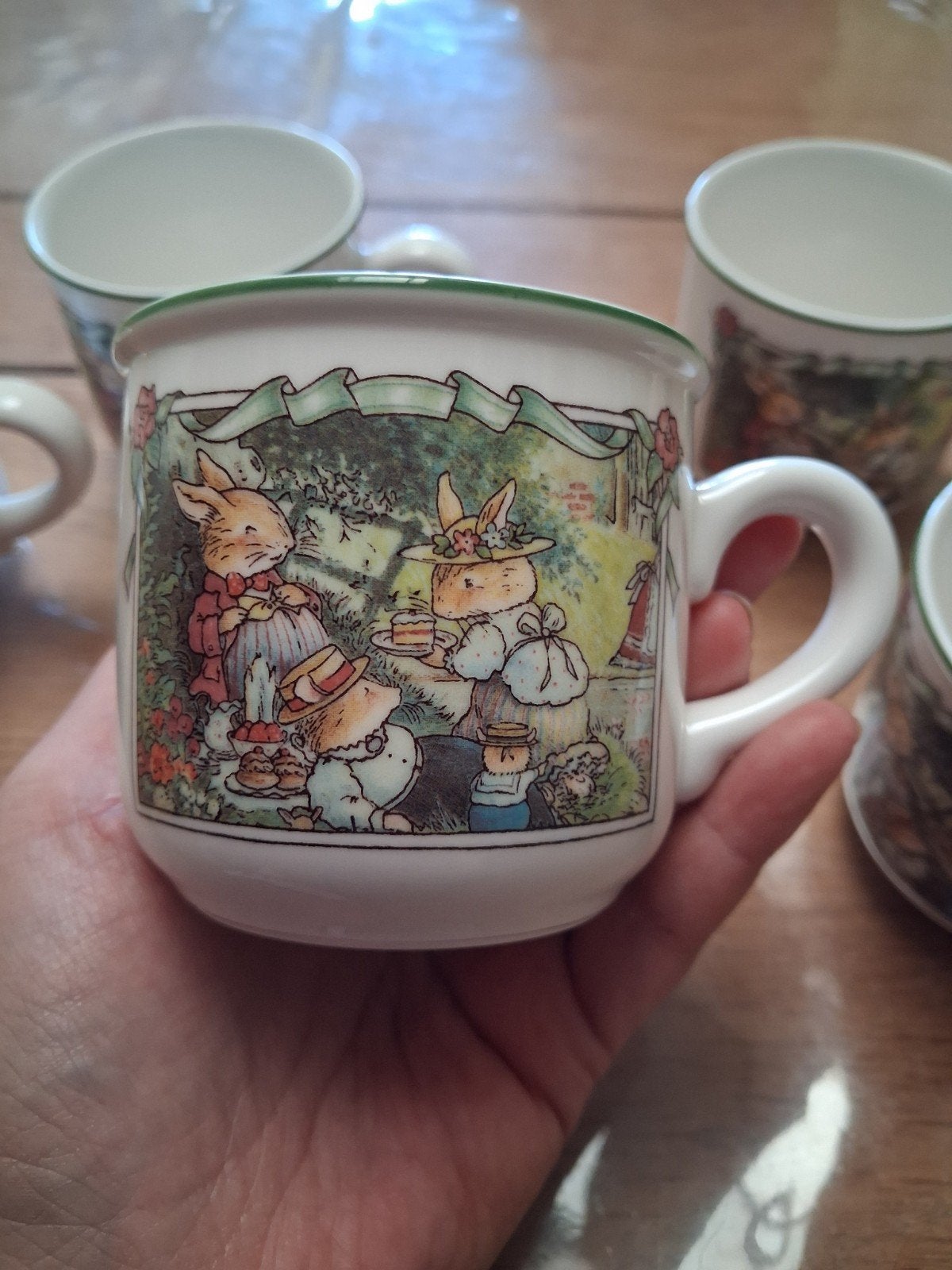 Lot de 5 tasses Villeroy & Boch Foxwood Tales, Enlèvement ou Envoi, Comme neuf, Autres styles, Tasse(s) et/ou soucoupe(s)