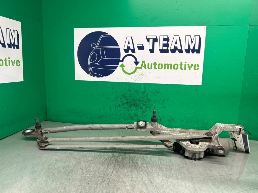 MOTEUR + TRINGLERIE ESSUIE GLACE AVANT Ford Focus 2, Robert Bosch AG, Robert-Bosch-Allee 1
74232  Abstatt, DE, Engineering@bosch.com