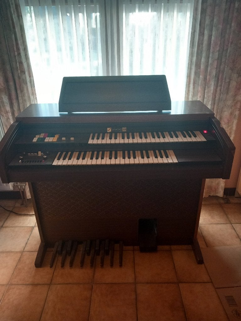 Orgel diamond 710, Muziek en Instrumenten, Ophalen, Orgel