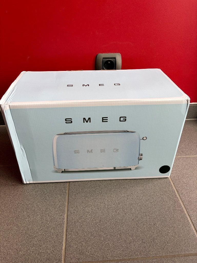 Neuf! Grille pain Smeg (grand format ), Enlèvement, Neuf