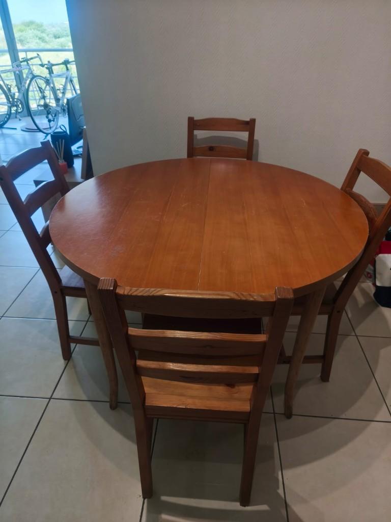 table ronde qui peut etre agrandie en bois avec 4 chaises, Maison & Meubles, Tables | Tables à manger, Enlèvement, Utilisé, Rond