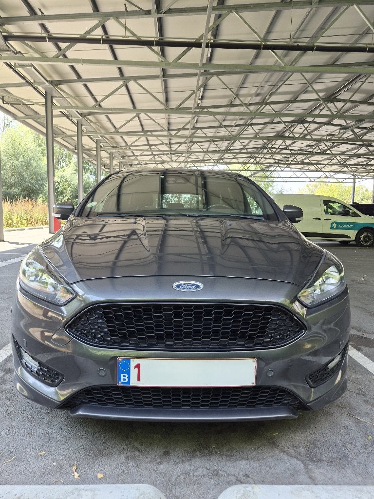 Ford Focus St-Line, Dealer onderhouden, Stof, 4 cilinders, 5 deurs