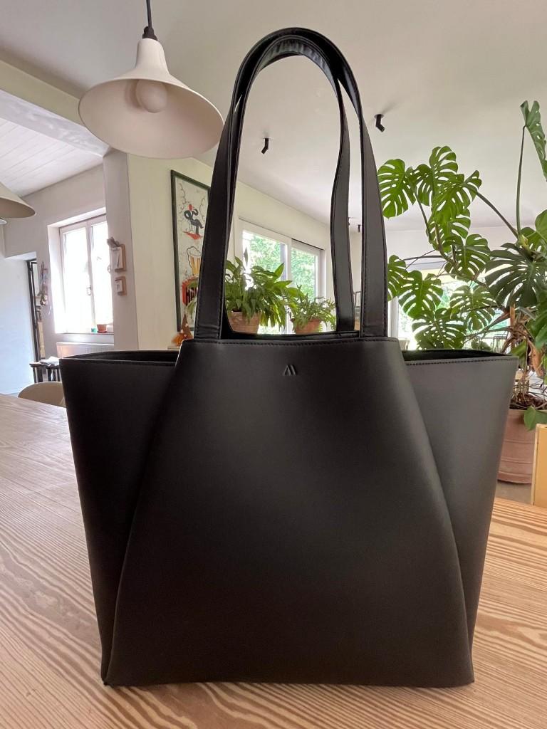 Handtas KAAI Pyramid, Handtassen en Accessoires, Tassen | Damestassen, Ophalen, Zo goed als nieuw, Zwart, Handtas