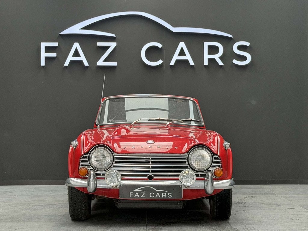 Triumph TR4 * ANCÊTRE * BON ÉTAT * (bj 1966), Auto's, Open dak, Zwart, Cabriolet, Triumph