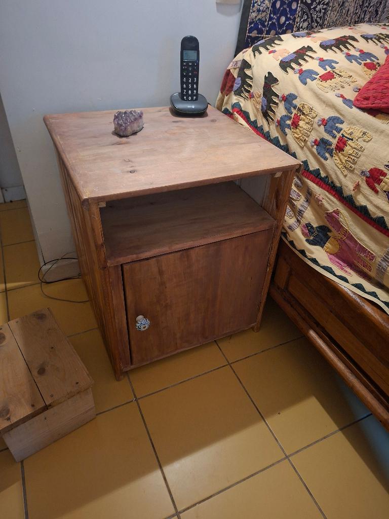 Table de chevet, Ophalen, Gebruikt, 1 of 2 laden, 50 tot 100 cm