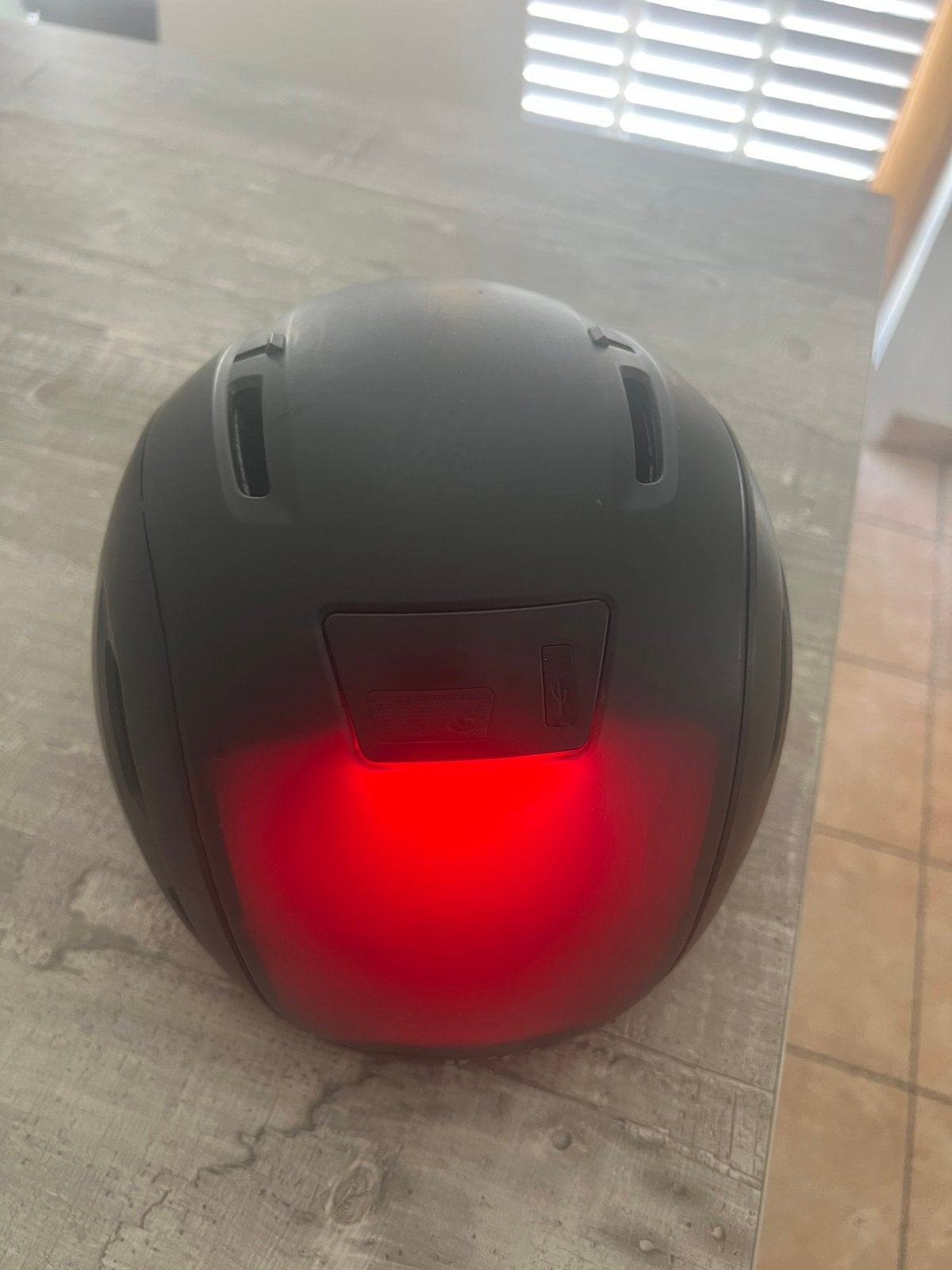 Casque giro speedelec avec lumiere, Enlèvement, Comme neuf