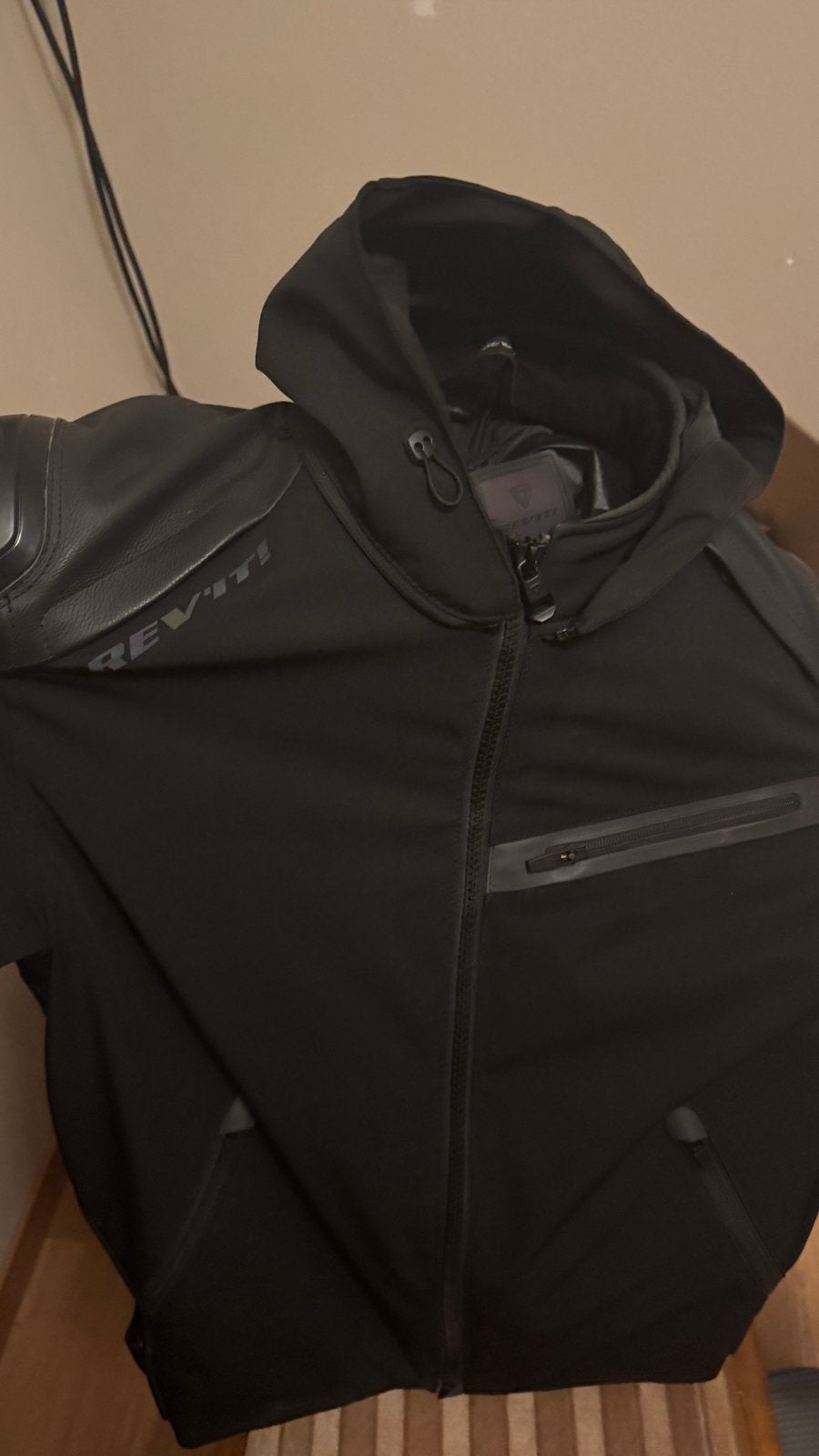 Motorjas rev’it target h2o black, Ophalen, Zo goed als nieuw, Maat 56/58 (XL), Zwart