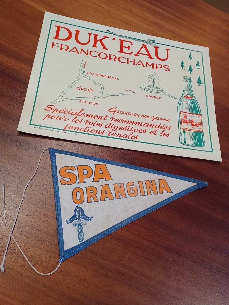 Carton Duk'Eau et fanion Spa Orangina, Enlèvement