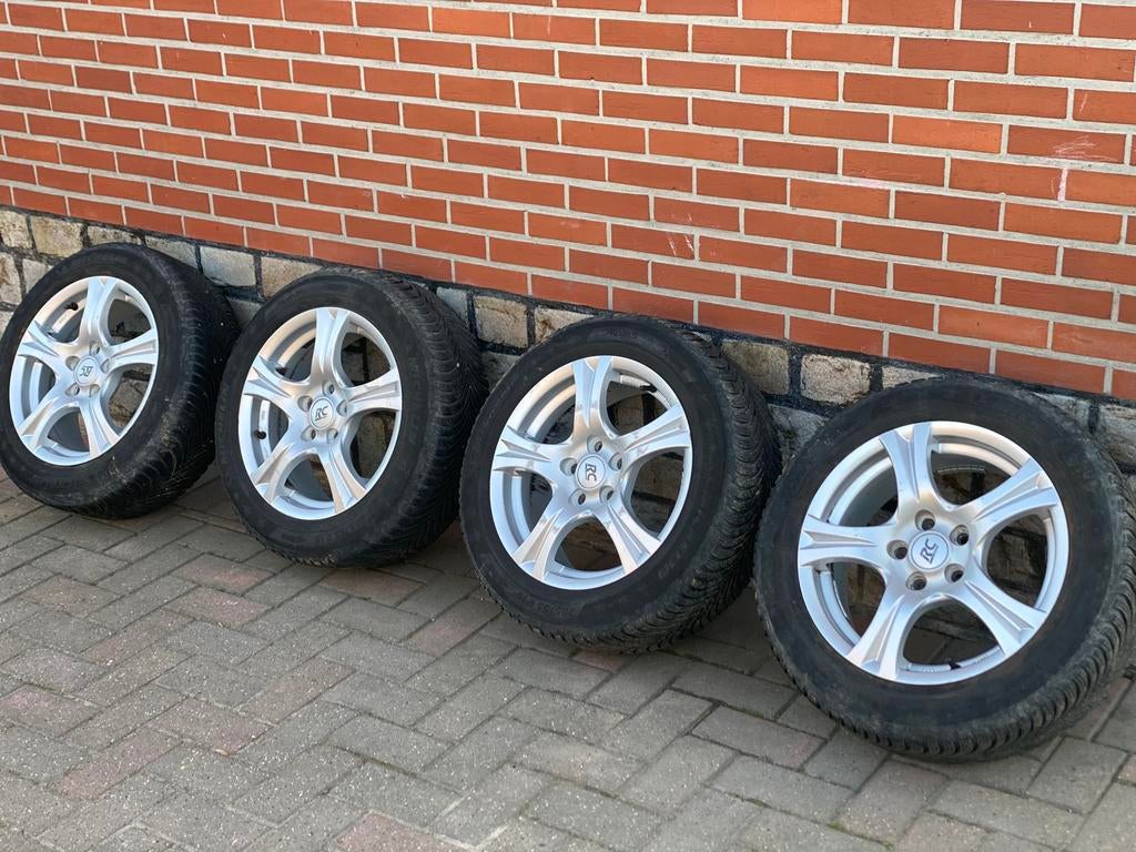Originele rc desing nieuwe en proper banden 205/55R16, Enlèvement