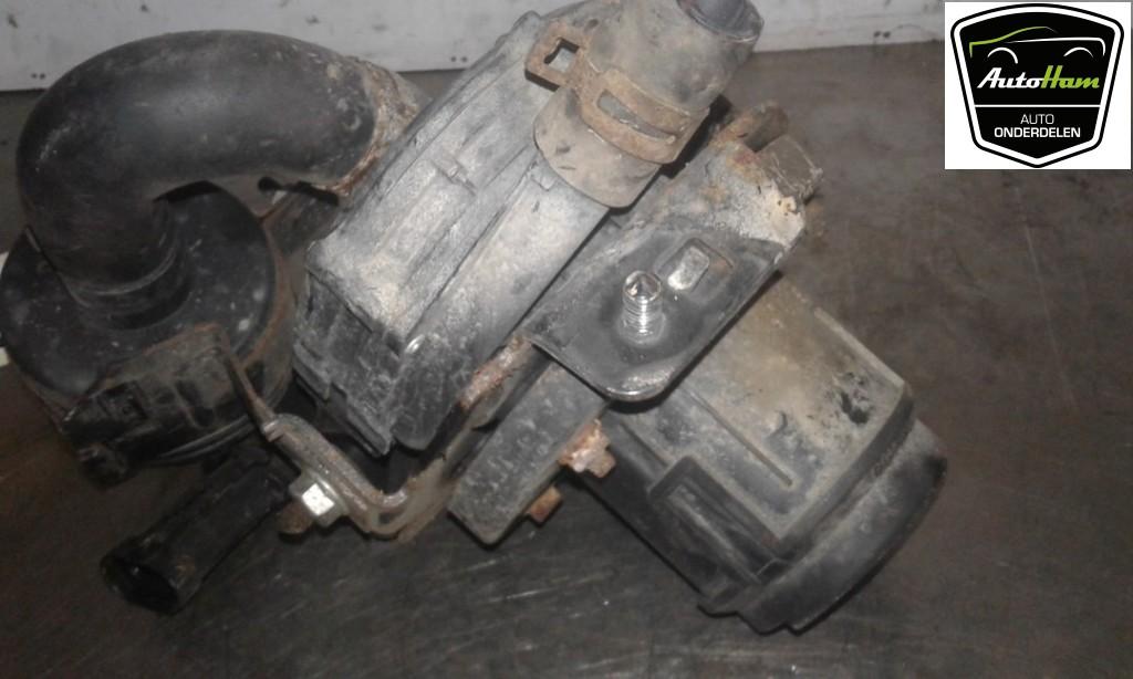 LUCHTPOMP UITLAATGAS Opel Astra F (53 / 54 / 58 / 59), Gebruikt, Opel