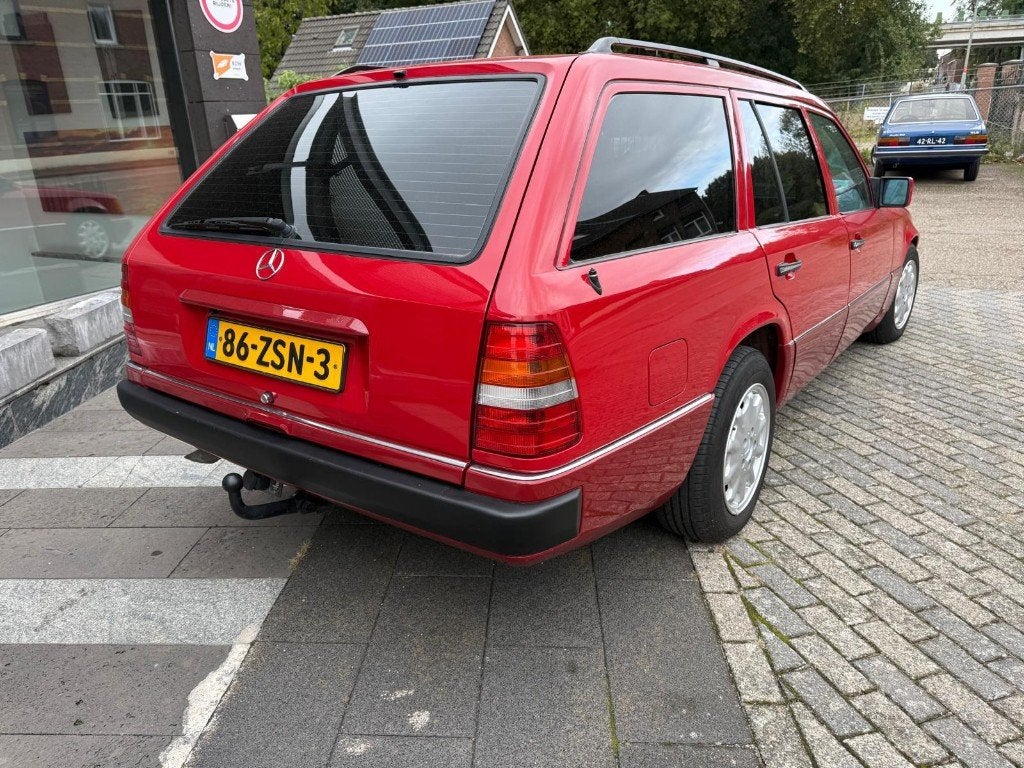Mercedes Benz 300 TD, Auto's, Automaat, Achterwielaandrijving, Beige, Leder