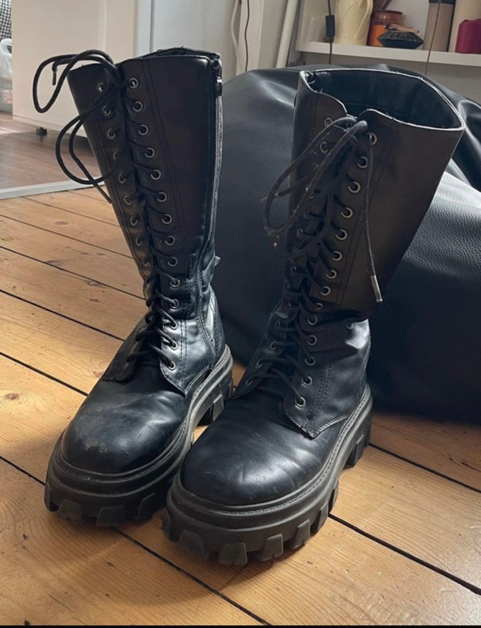 Bottes montantes taille 37, style dr Martens, Motos, Enlèvement, Bottes