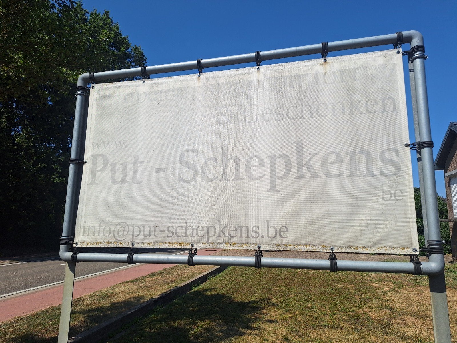 Reclamepaneel, Ophalen