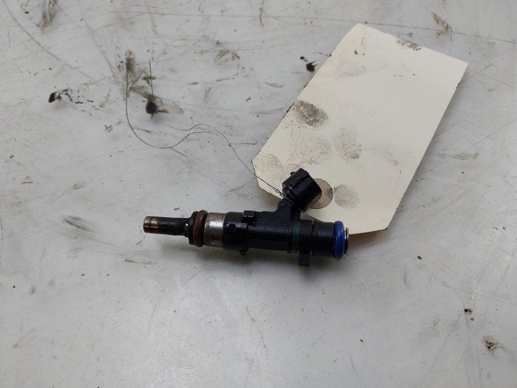 INJECTEUR Renault Clio IV Estate / Grandtour (7R), Robert Bosch AG, Renault, Utilisé, Robert-Bosch-Allee 1
74232  Abstatt, DE
