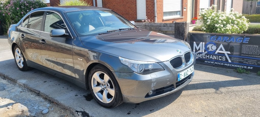BMW 520d, Autos, BMW, Cuir, Argent ou Gris, 4 portes, Entreprise
