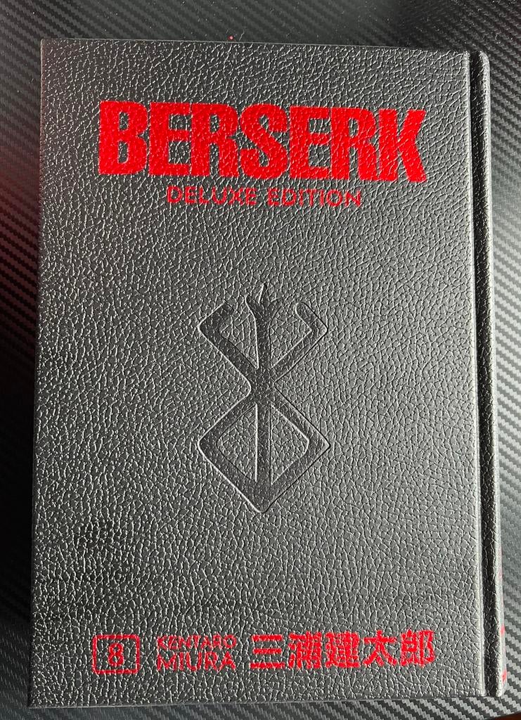 Berserk Deluxe Edition Volume 8, Boeken, Meerdere comics, Ophalen of Verzenden, Zo goed als nieuw, Japan (Manga)