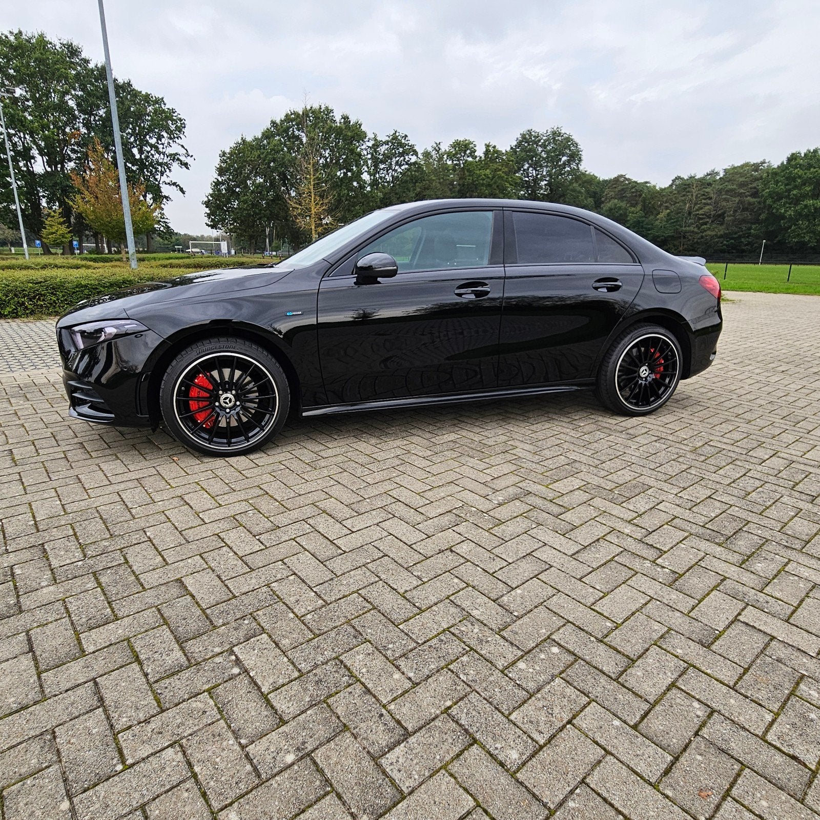prachtige mercedes a 250 e full option, Auto's, Automaat, Euro 6, Alcantara, Zwart