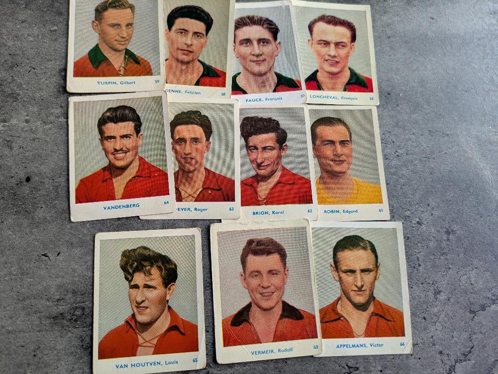 VOETBAL US DOORNIK  prenten BELGIAN CHEWING GUM 1951/52 11X, Verzenden