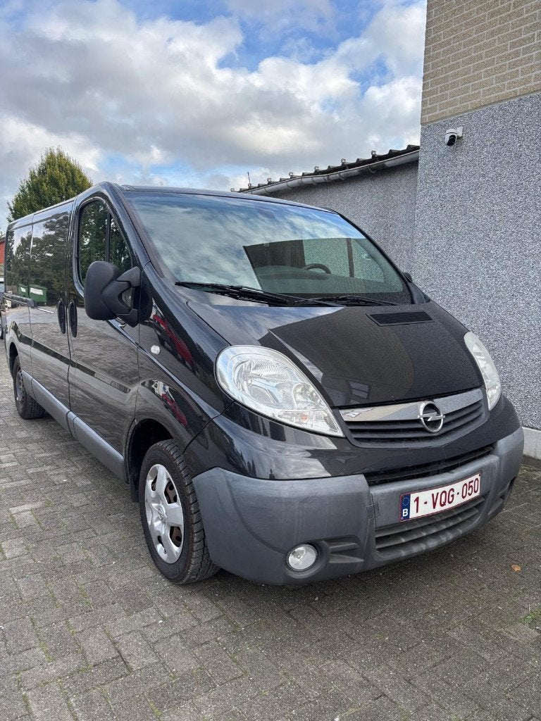 Opel Vivaro 2.0 Diesel 2014 Met Airco in Prima Staat, Auto's, Voorwielaandrijving, Stof, Zwart, Zwart