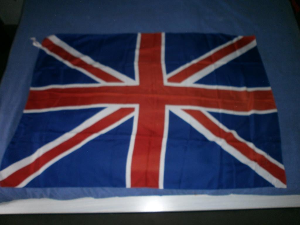20 drapeaux aux choix neuf ou en très bon état., Divers, Drapeaux & Banderoles, Enlèvement ou Envoi, Comme neuf