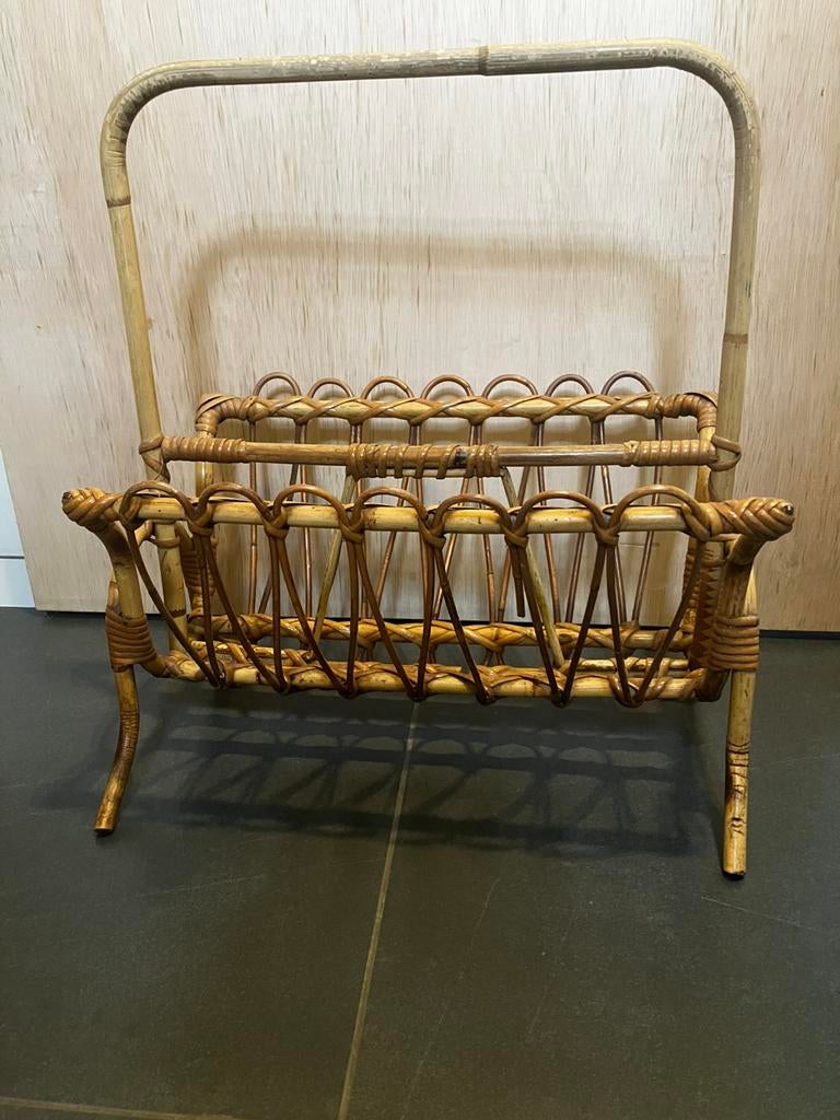 Vintage rotan krantenrek, Enlèvement ou Envoi, Comme neuf