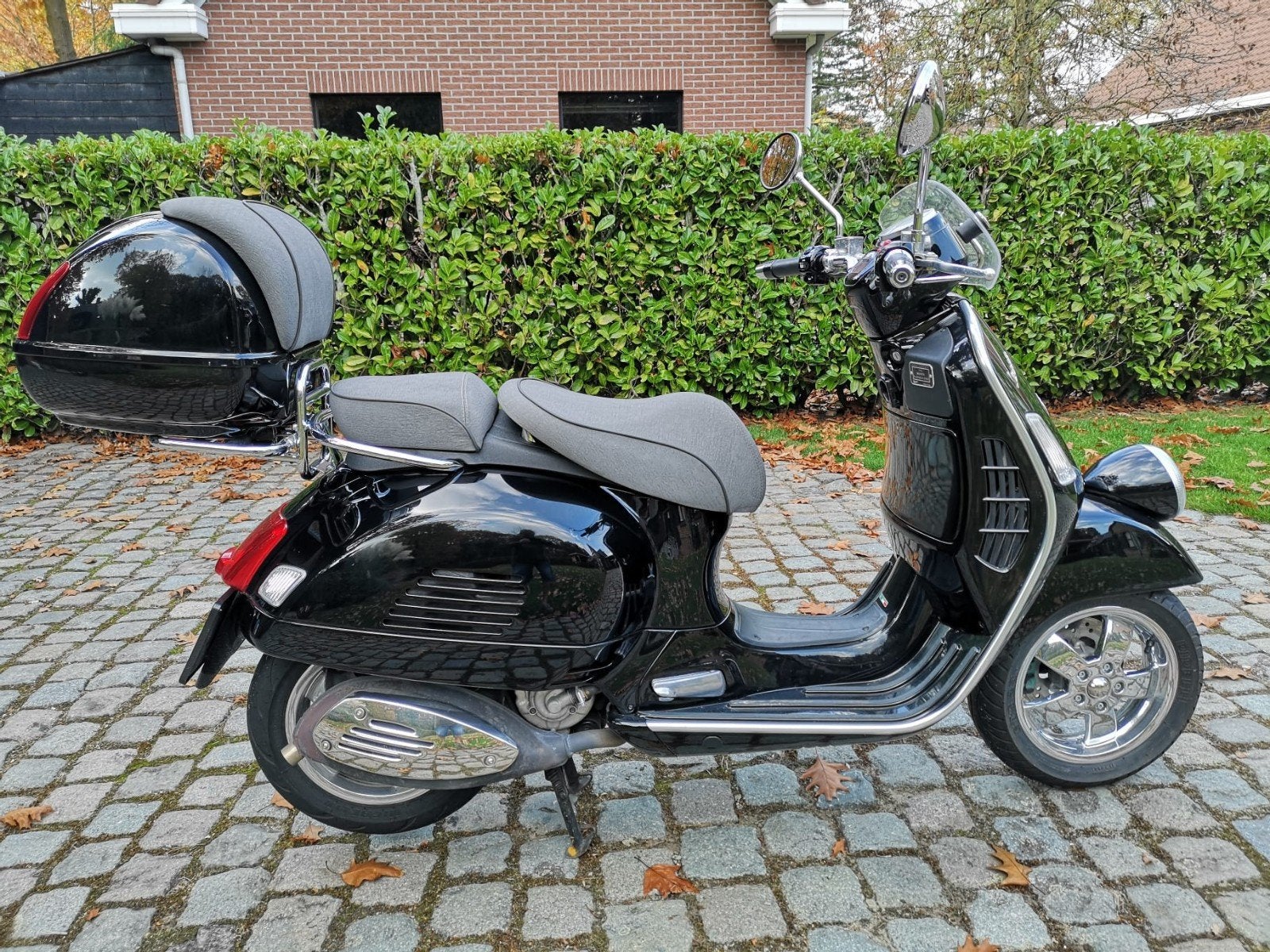 Vespa 300 gtv(via Monte Napoleone)special edition.bj 08-2011, Scooter, Bedrijf, Minimaal motorrijbewijs A2, Automaat