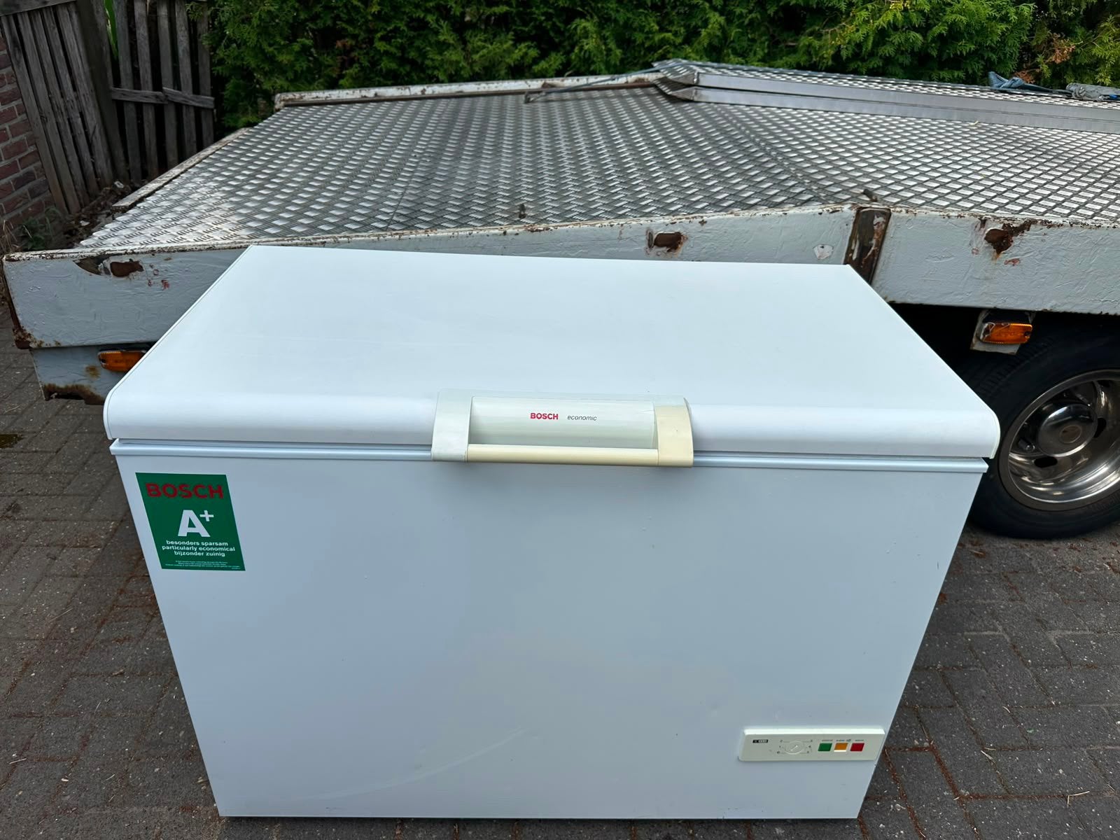 Diepvrieskist Bosch A+ werkt perfect, Elektronische apparatuur, Vriezers en Diepvrieskisten, Ophalen, Zo goed als nieuw