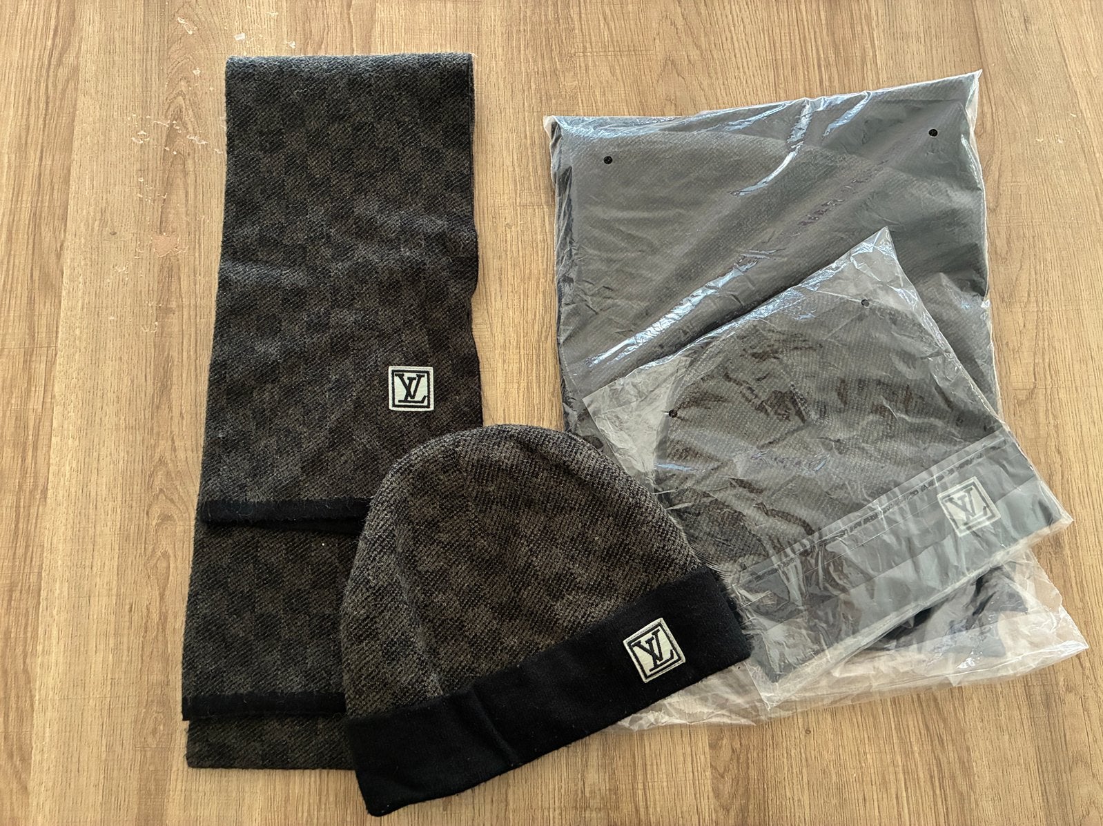 Muts en sjaal set, Kleding | Heren, Ophalen of Verzenden, Zo goed als nieuw, Muts