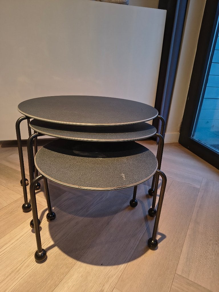 Design bijzettafels, Huis en Inrichting, Tafels | Bijzettafels, Kunststof, Gebruikt, Rond, 55 tot 75 cm