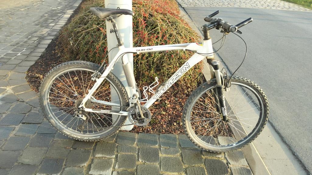THOMPSON MTB SUB-02 WIT SHIMANO ALIVIO MAGURA HYDR.BRAKES, Fietsen en Brommers, Ophalen