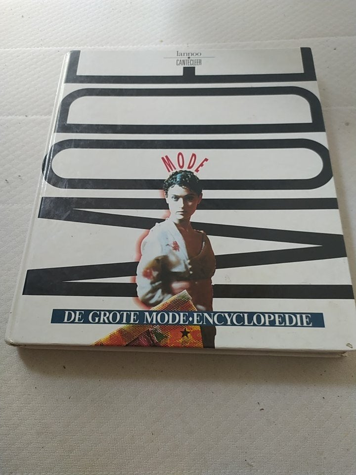 LA GRANDE ENCYCLOPÉDIE DE LA MODE, éditée par LANNOO, Livres, Mode, Enlèvement ou Envoi