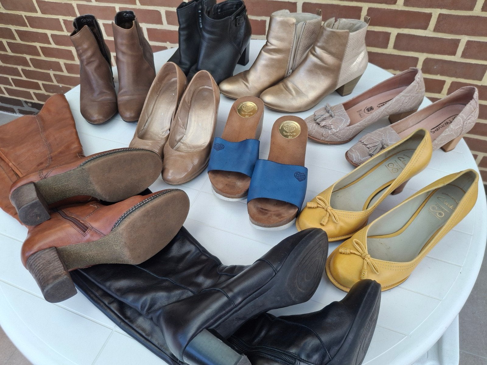 Chaussures et bottes pour femmes, Enlèvement