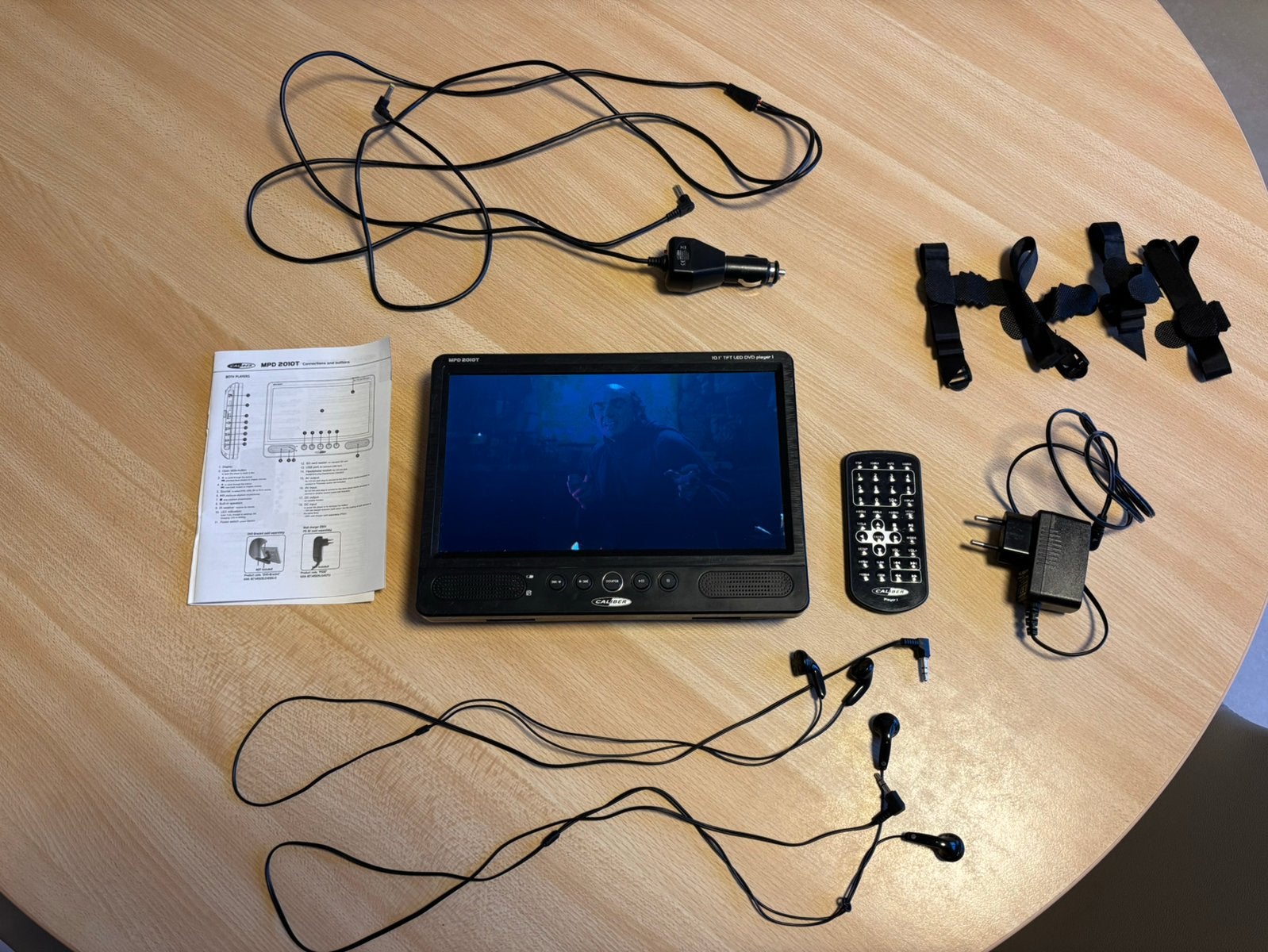 Draagbare DVD speler + accessoires - werkt prima, Ophalen of Verzenden, Zo goed als nieuw