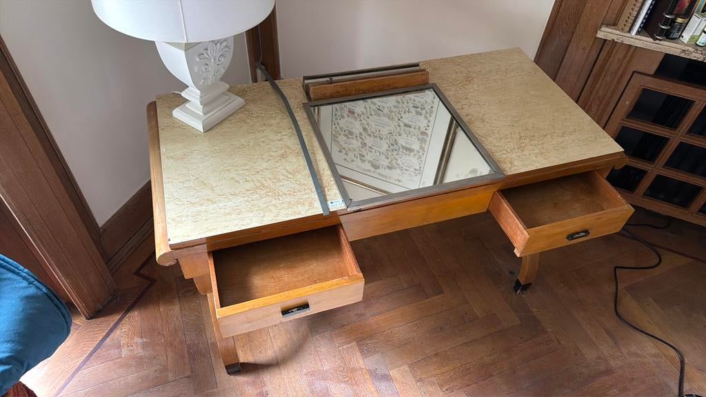 Table/ coiffeuse, Enlèvement, Comme neuf