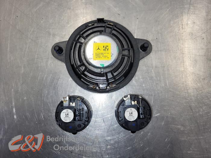 Speakerset van een Mercedes Sprinter, Gebruikt, -, -, Ophalen of Verzenden