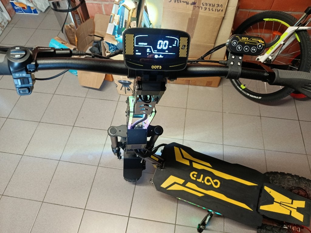Trottinette tout terrain de marque ootd t30 3 roue 2x1600, Vélos & Vélomoteurs, Trottinettes, Enlèvement, Utilisé