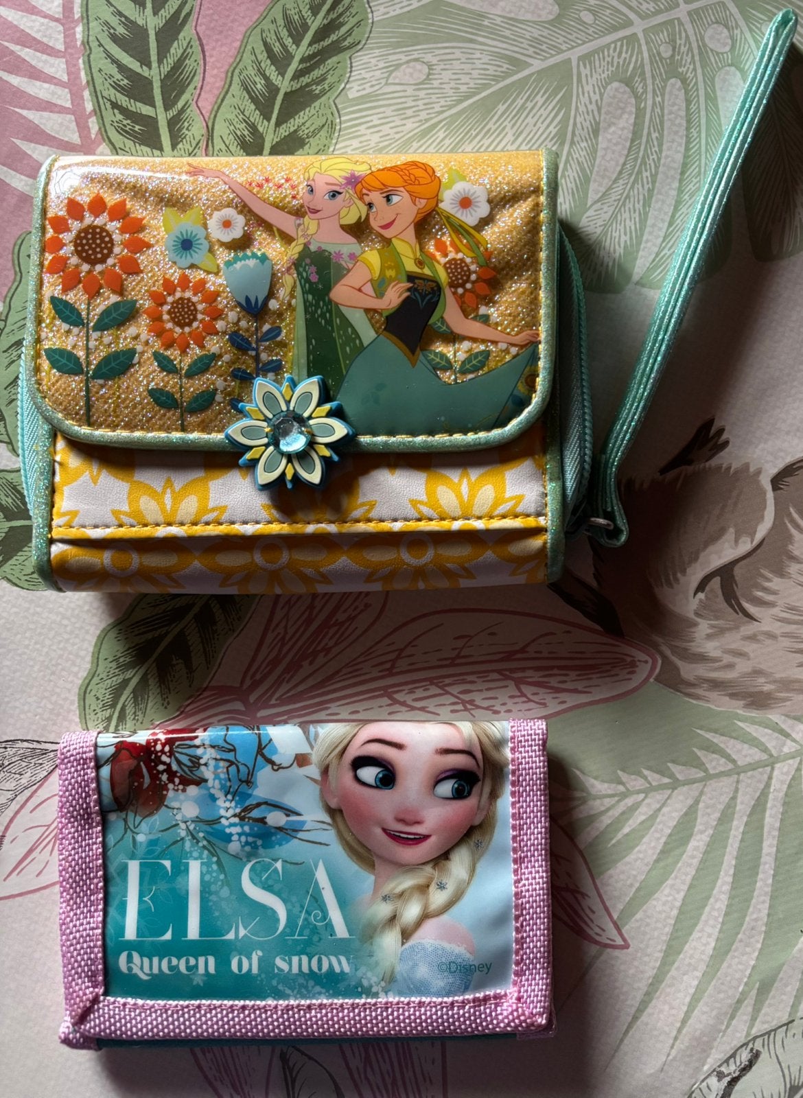 2 portemonnees van frozen,23/12 en 18/14 cm, Kinderen en Baby's, Glitter, Meerkleurig, Nieuw, Ophalen of Verzenden