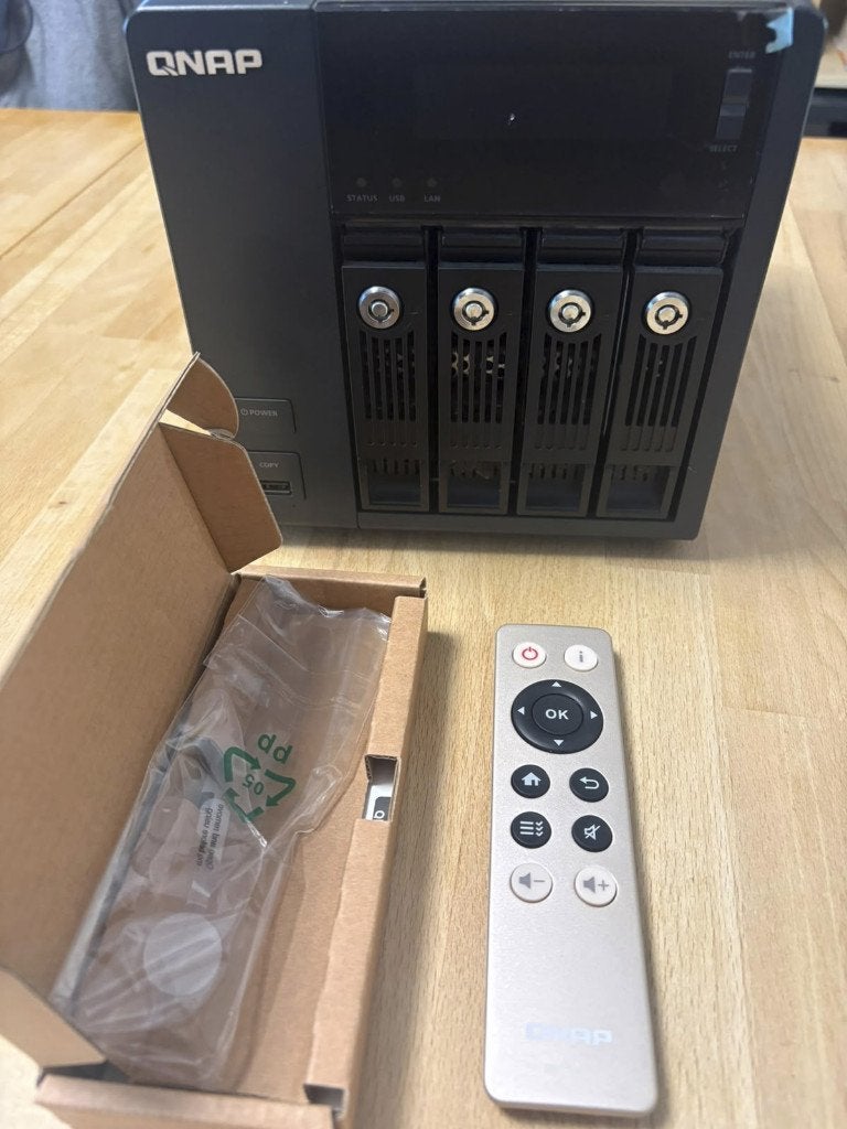 ️ QNAP TS-470 Pro – NAS serveur & centre multimédia, Computers en Software, Servers, Hot swappable onderdelen, Ophalen of Verzenden