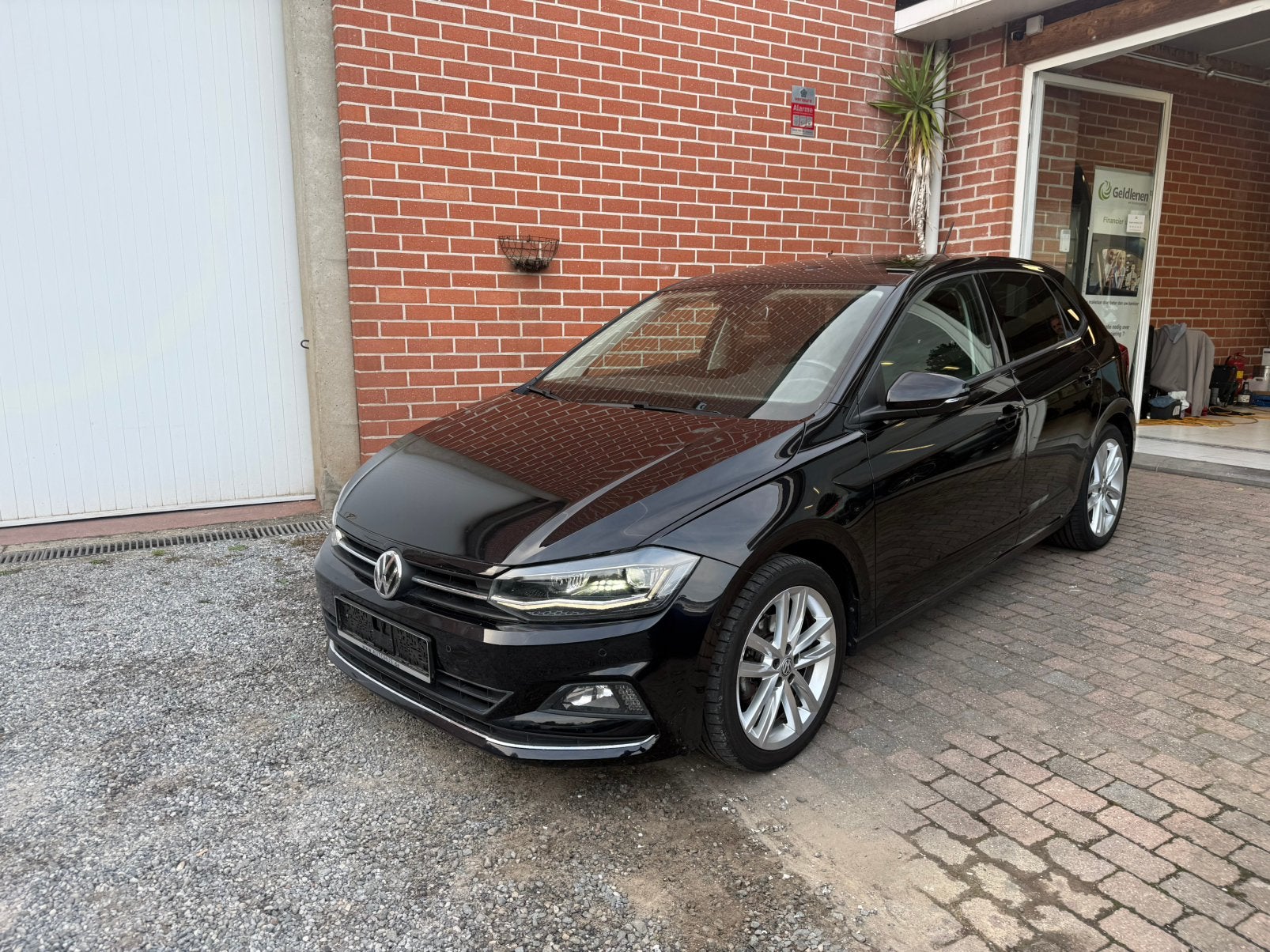 Volkswagen Polo 1.6 TDI, Stof, 1280 kg, https://public.car-pass.be/vhr/d7448cda-c04d-4b8c-bf62-52ad0a172582, Zwart