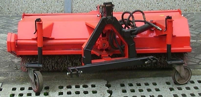 Veegborstel werkbreedte 1m80 bevestiging aan traktor vooraan, Tuin en Terras, Veegmachines, Ophalen, Gebruikt
