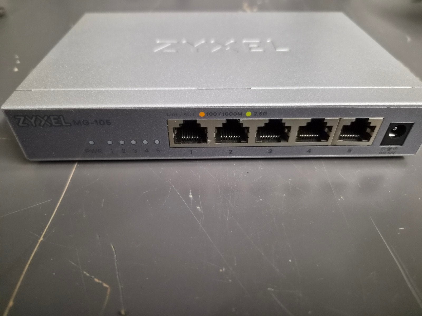 Zyxel MG-105 – Switch 5 ports 2,5 GbE, Informatique & Logiciels, Enlèvement ou Envoi, Utilisé