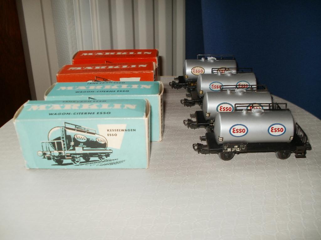 4x Marklin Ho Esso tankwagon no 4501 met de ovp., Enlèvement ou Envoi, Courant alternatif, Wagon, Comme neuf