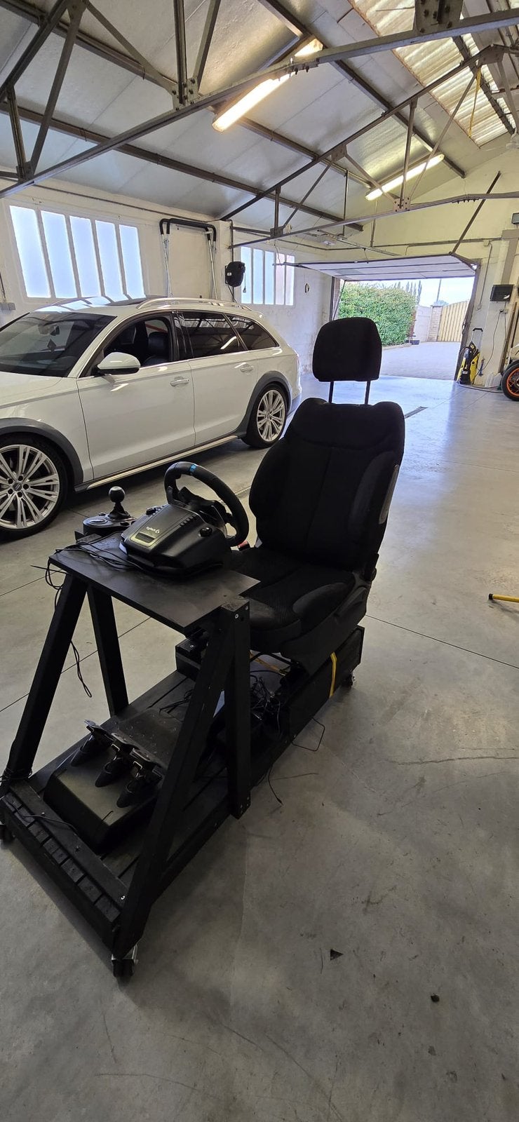 🏎️ Sim Rig op Wielen – Inclusief Autostoel, Games en Spelcomputers, Ophalen, 1 speler, Zo goed als nieuw, Vanaf 7 jaar