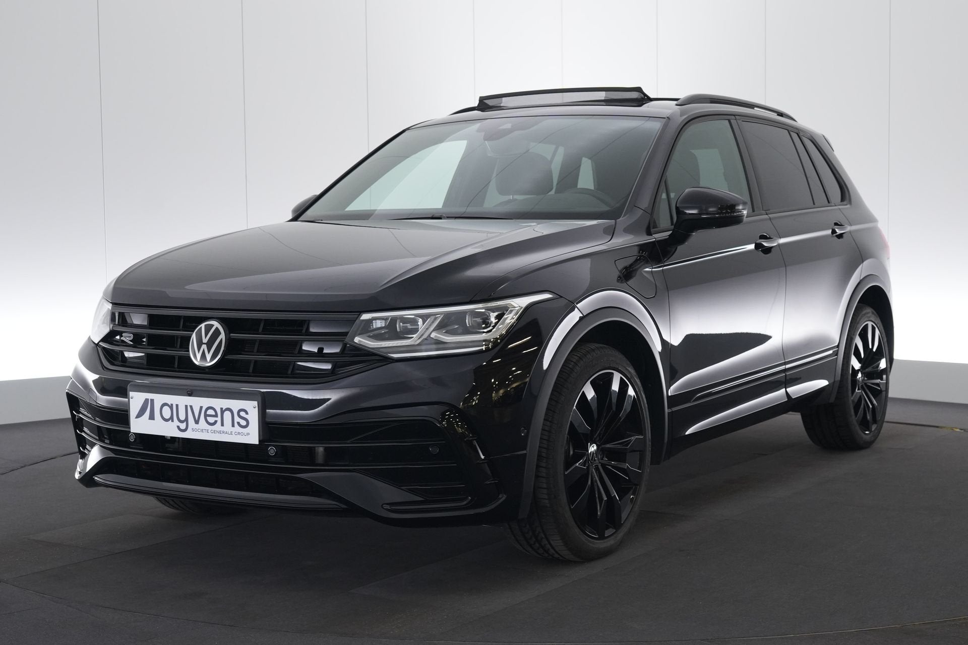 (2CNK204) VOLKSWAGEN TIGUAN, Auto's, Zwart, 5 zetels, 5 deurs, https://public.car-pass.be/vhr/94c7a4c7-c96a-42c7-b4f8-407bc907f3e4
