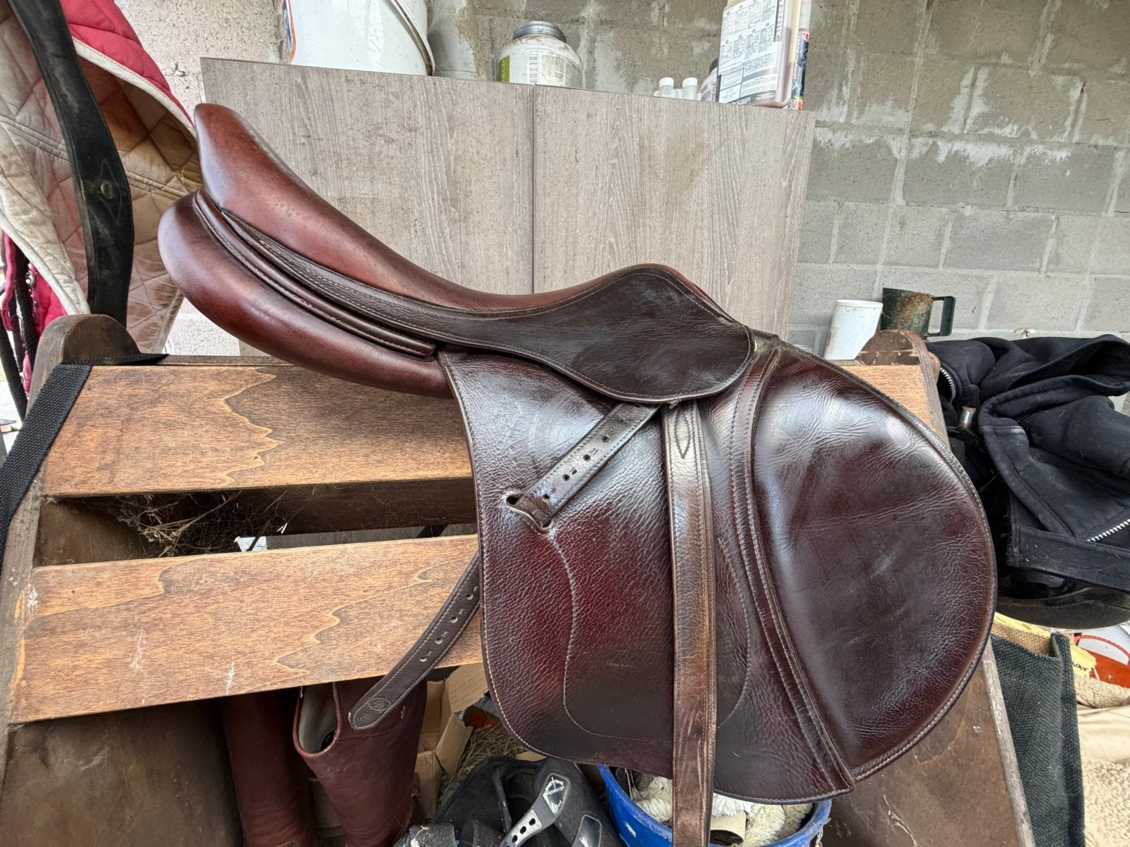 Spring zadel antares kalfsleder 18 inch, Dieren en Toebehoren, Ophalen, Zo goed als nieuw