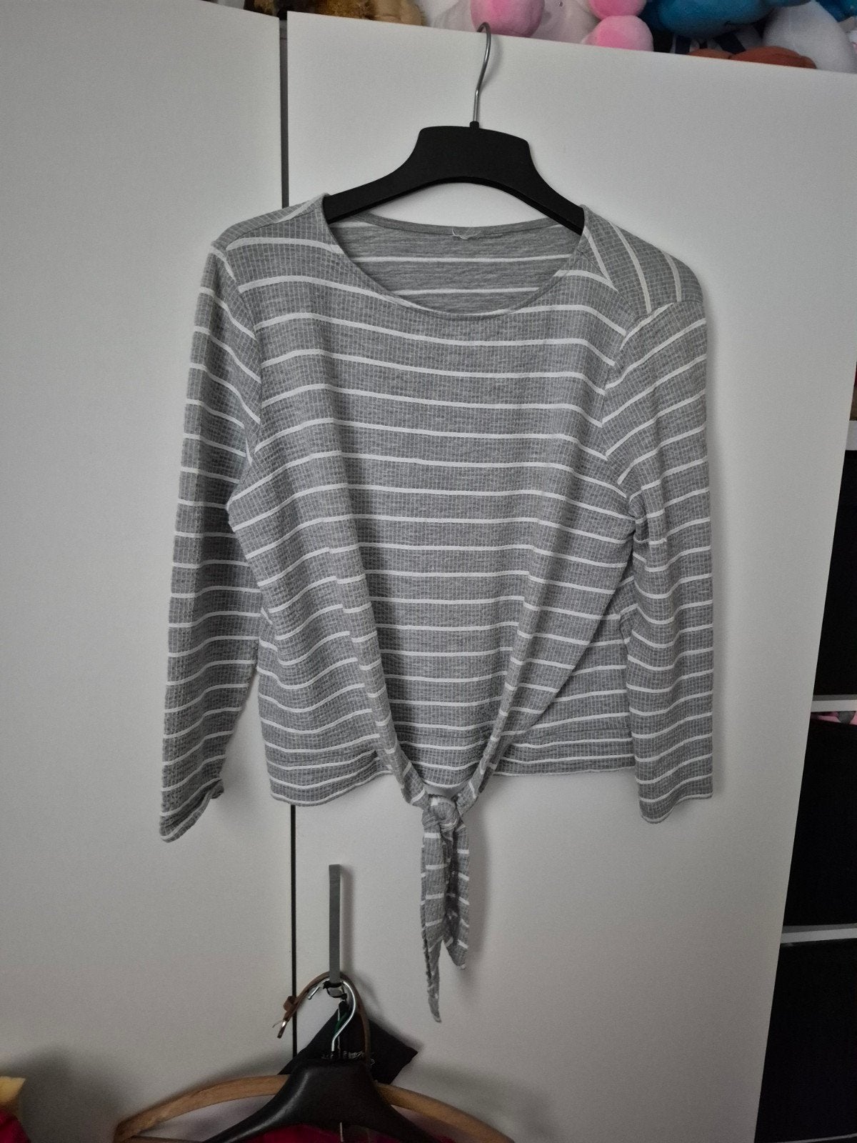 Bloesje maat 38 gedragen staat maar nog goed, Kleding | Dames, Topjes, Ophalen of Verzenden, Maat 38/40 (M)