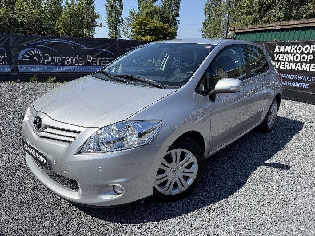 Toyota Auris 1.33i, 2010, 52.000km, Airco, Navigatie + 12m G, Auto's, Toyota, Euro 5, Zwart, https://public.car-pass.be/vhr/5bce0e12-9eba-4d36-950f-283fe88656bf
