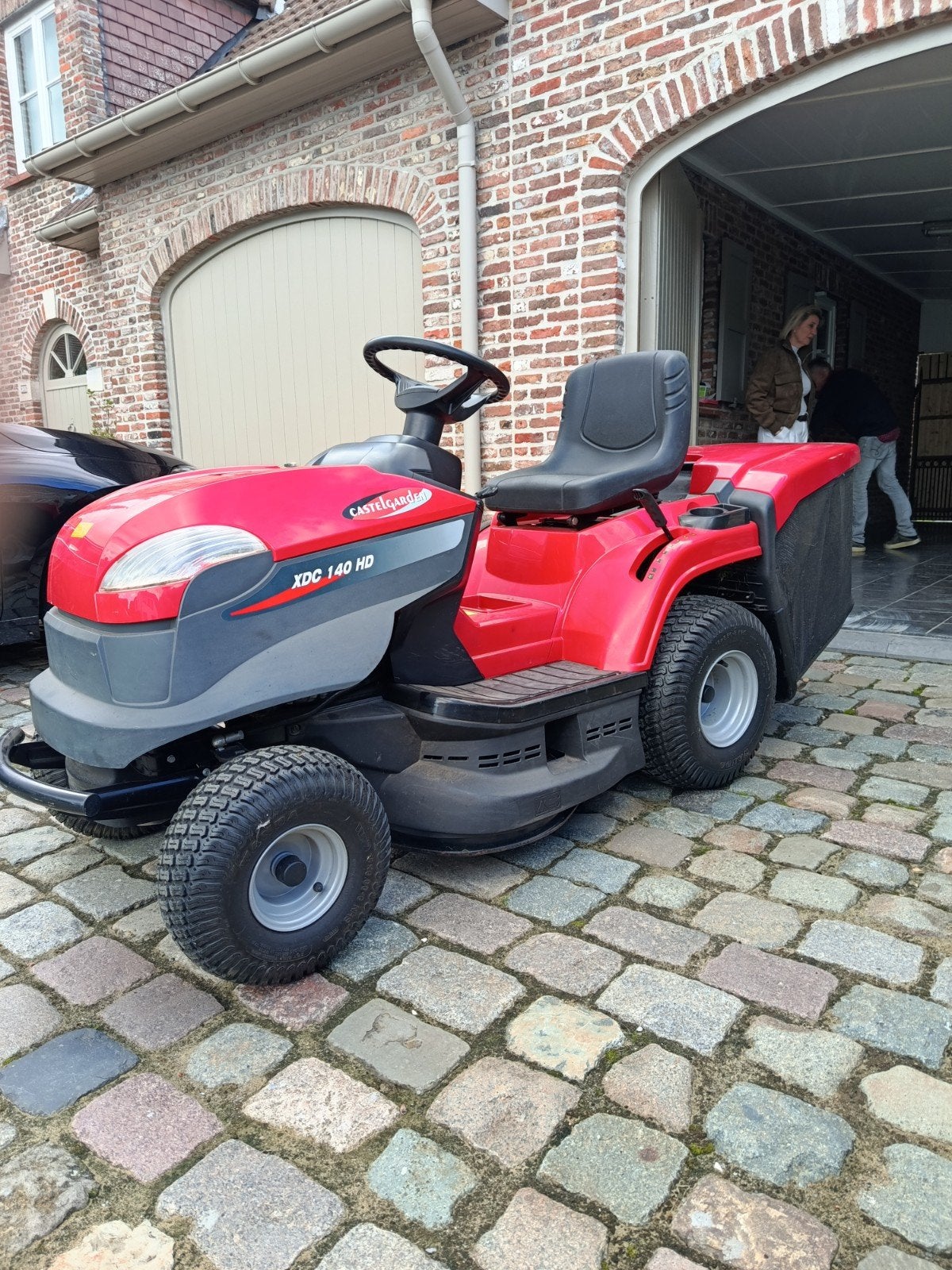 zitmaaier Castelgarden, Ophalen, Zo goed als nieuw, Opvangbak, Castelgarden