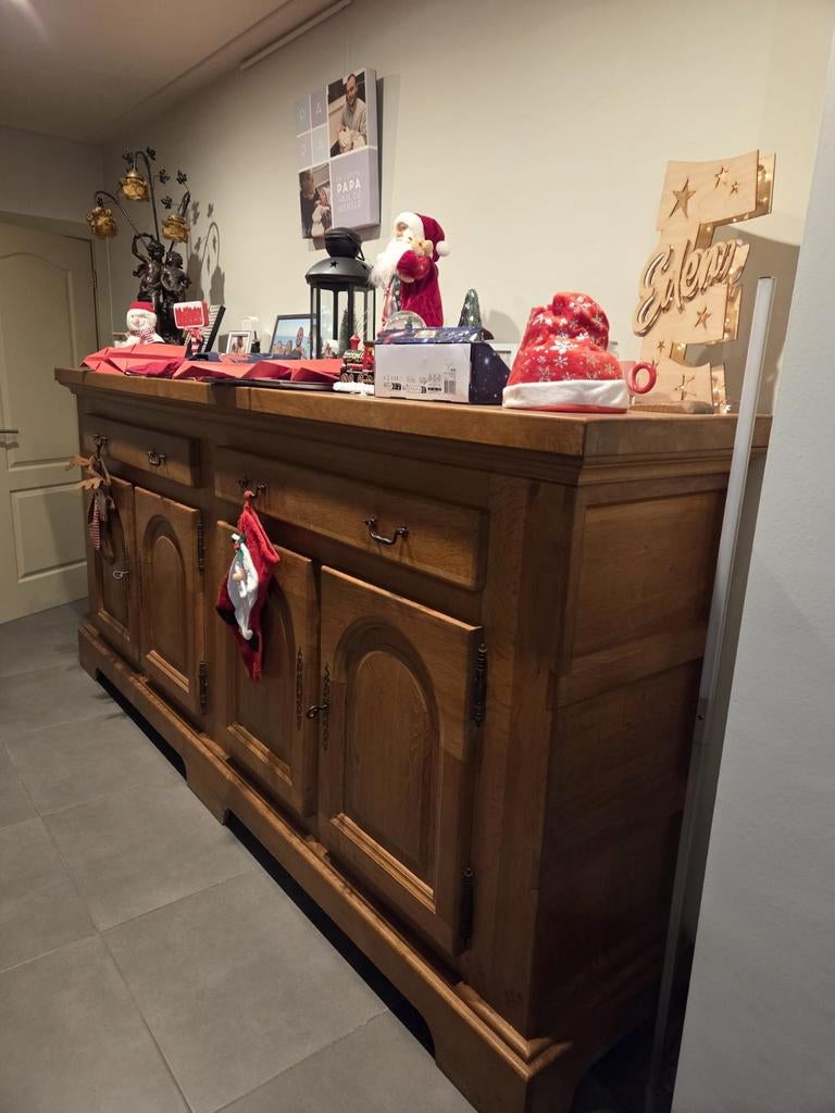 Eiken kasten en eettafel en salontafel, Enlèvement