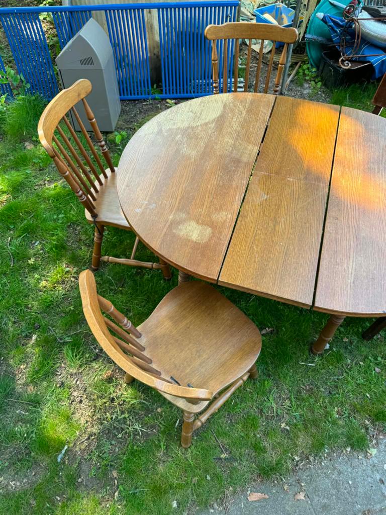 Tafel en enkele stoelen, Huis en Inrichting, Tafels | Eettafels, Ophalen, Gebruikt